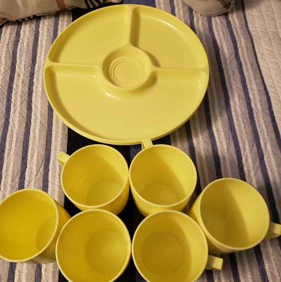 Vintage Hawkeye Picnicware - Picture 5 of 6